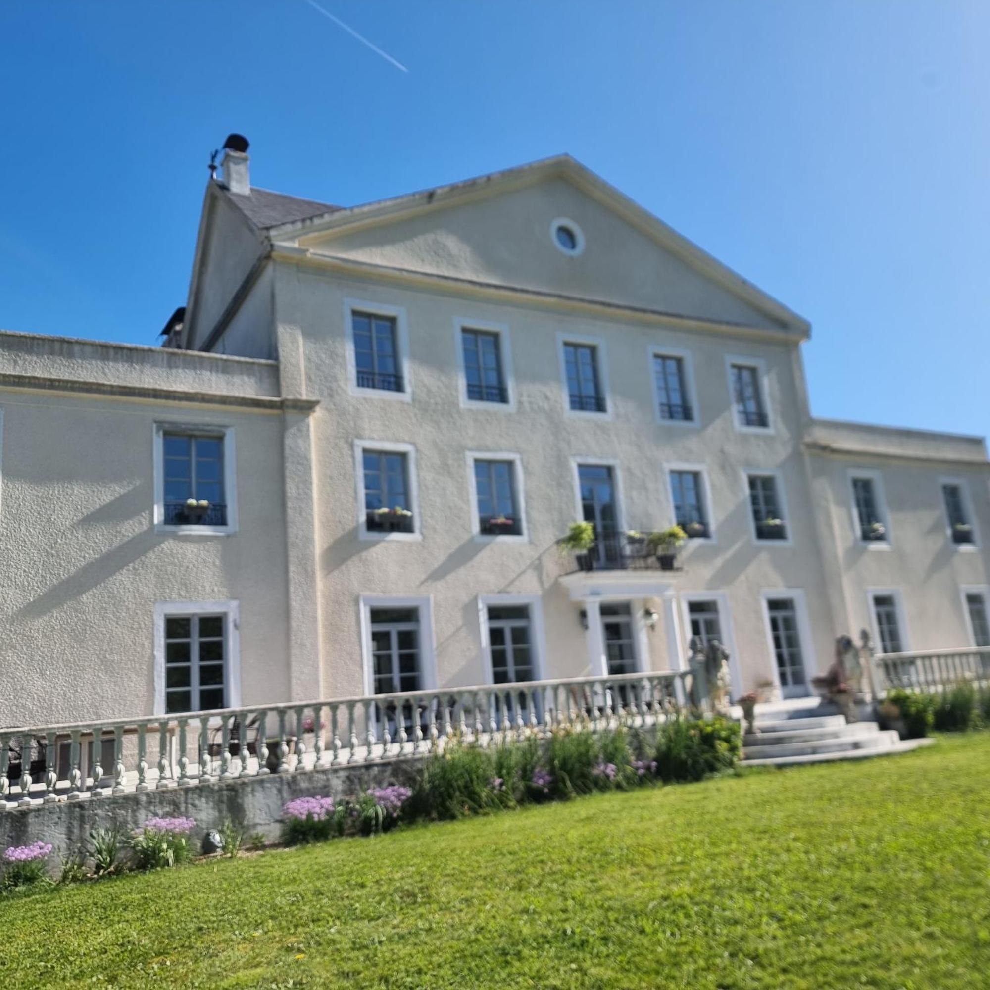 Chateau Roquehort Avec Ev Recharge Point 22Kw Monein Екстериор снимка